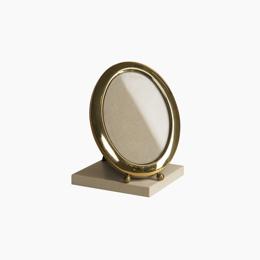 Mid Century Oval Chic Decor